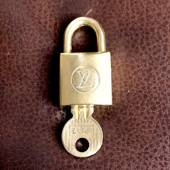 Vintage LV Louis Vuitton Padlock Lock & Key 207 - Picture 12 of 13